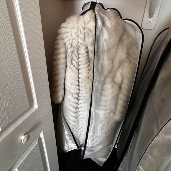 Neiman Marcus Jackets & Blazers - Saga Fox White Fur Coat Women’s Jacket